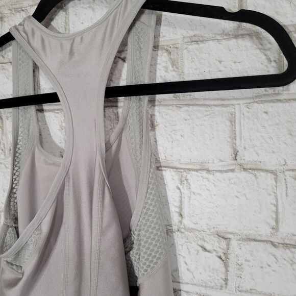 H&M Sport razor back tank - Picture 11 of 14